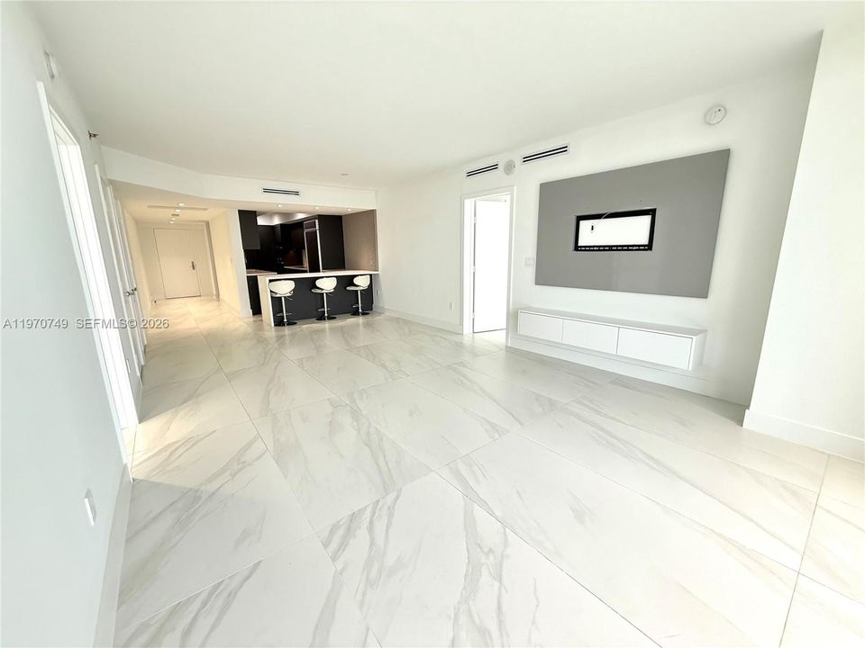 For Sale: $1,177,000 (3 beds, 3 baths, 1571 Square Feet)