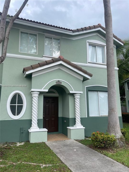 На продажу: $275,000 (3 спален, 3 ванн, 1423 Квадратных фут)