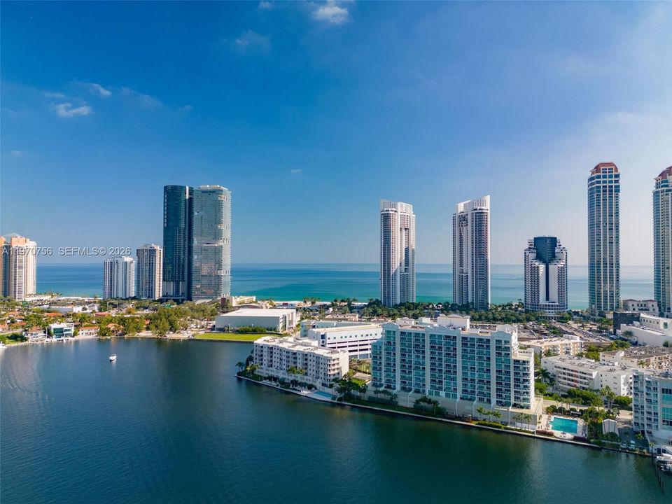 На продажу: $915,000 (2 спален, 2 ванн, 1255 Квадратных фут)