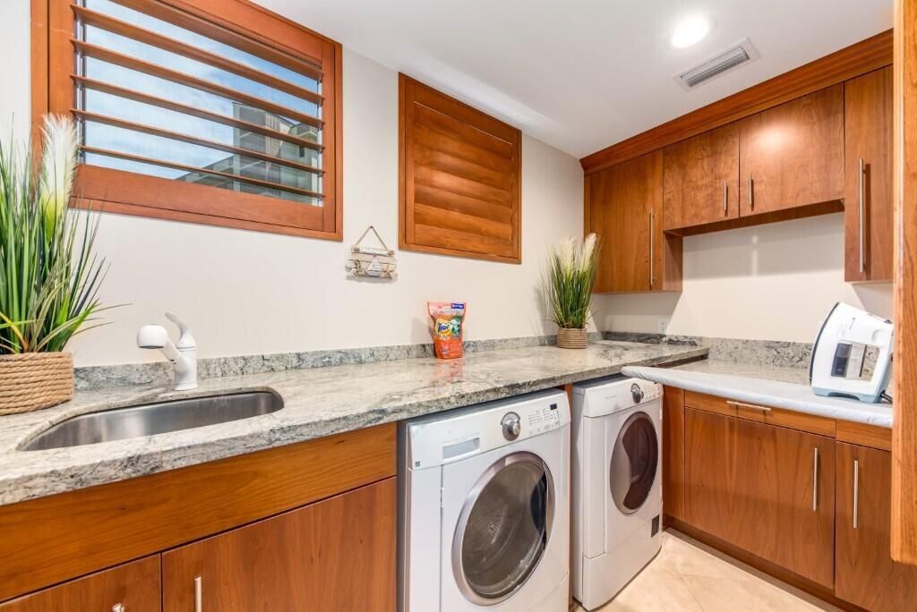 10330 Laundry Rm