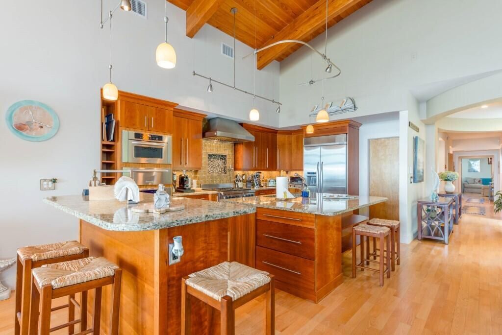 10330 Kitchen 3