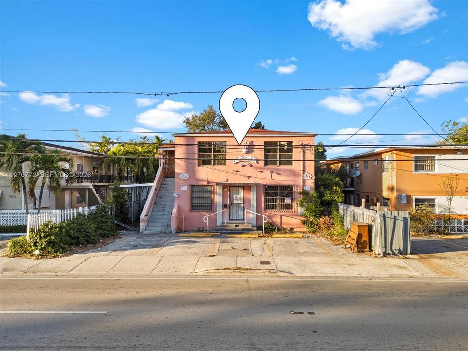 For Sale: $1,150,000 (0.17 acres)