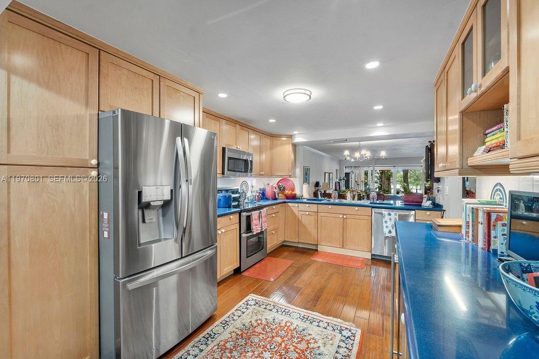 En Venta: $980,000 (3 camas, 2 baños, 1923 Pies cuadrados)