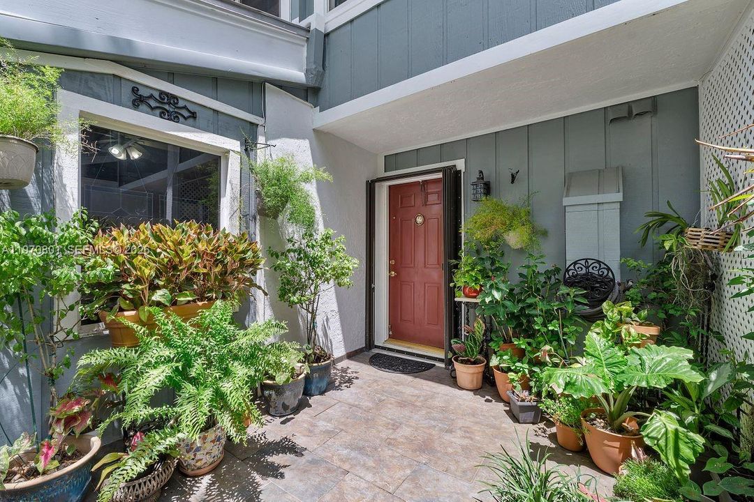 En Venta: $980,000 (3 camas, 2 baños, 1923 Pies cuadrados)