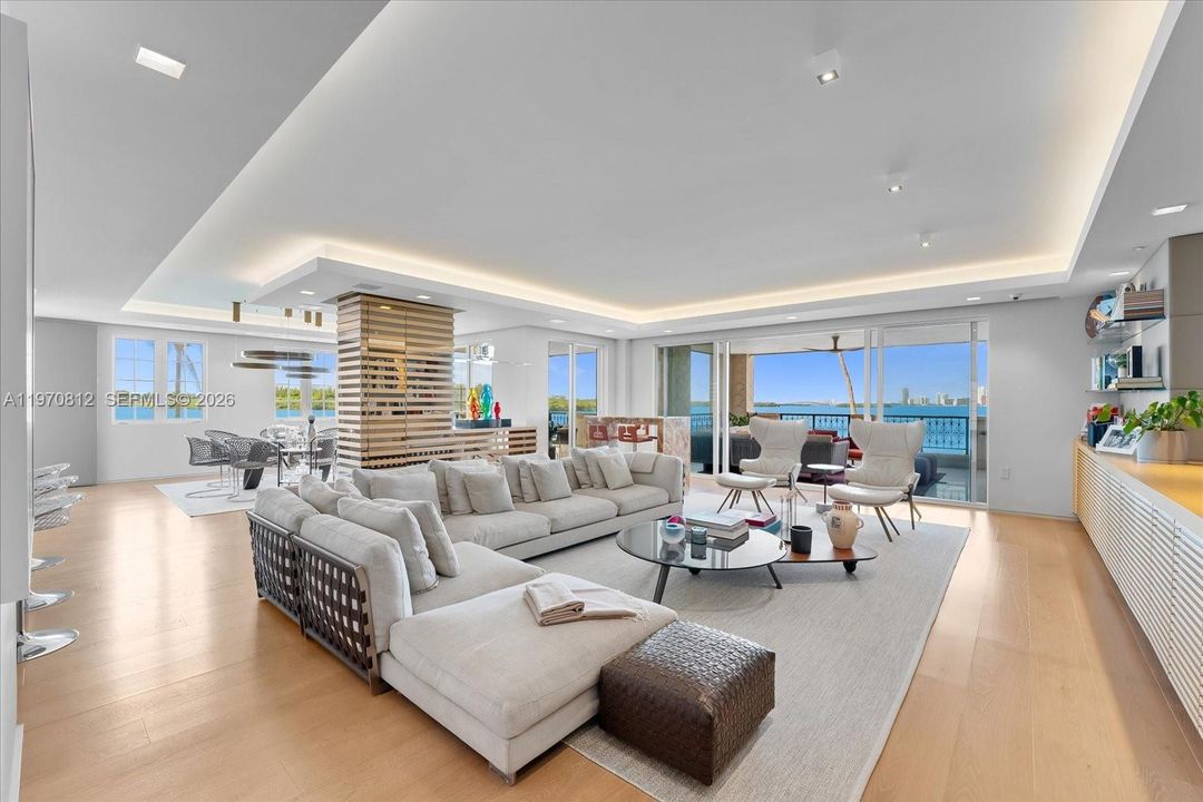 В аренду: $48,000 (4 спален, 4 ванн, 4010 Квадратных фут)