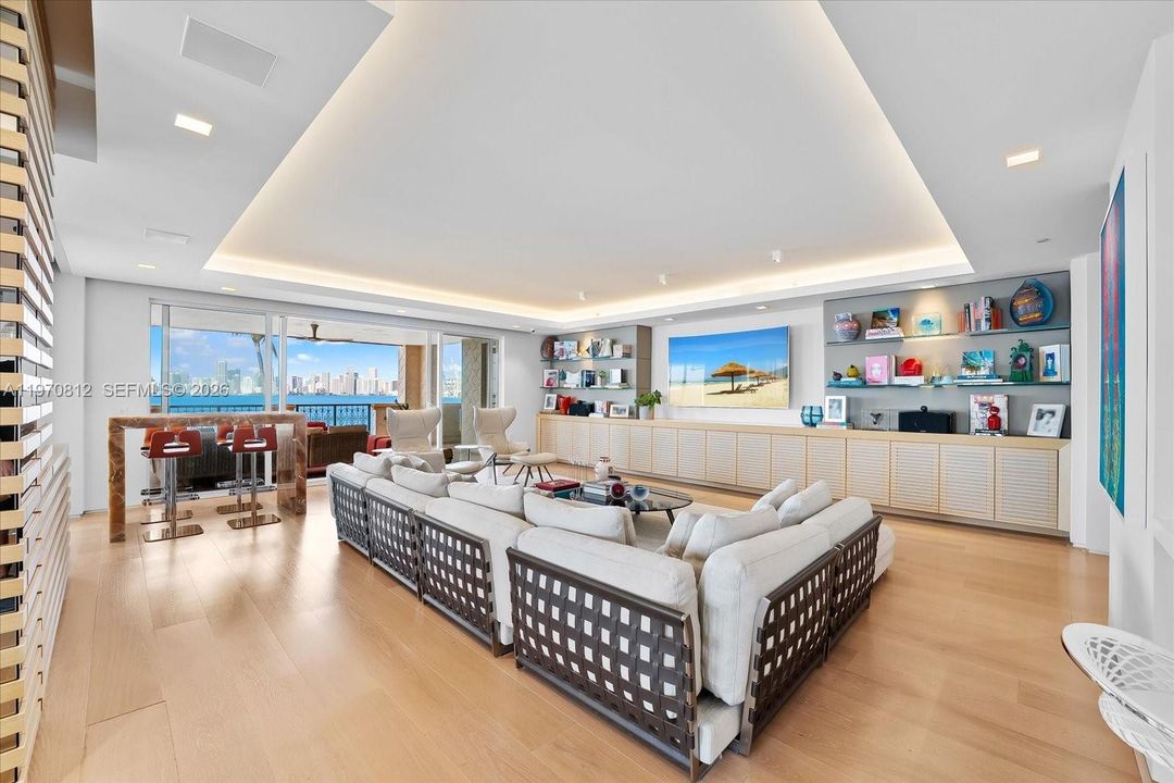В аренду: $48,000 (4 спален, 4 ванн, 4010 Квадратных фут)