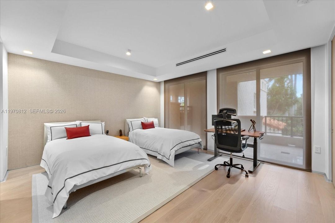 В аренду: $48,000 (4 спален, 4 ванн, 4010 Квадратных фут)