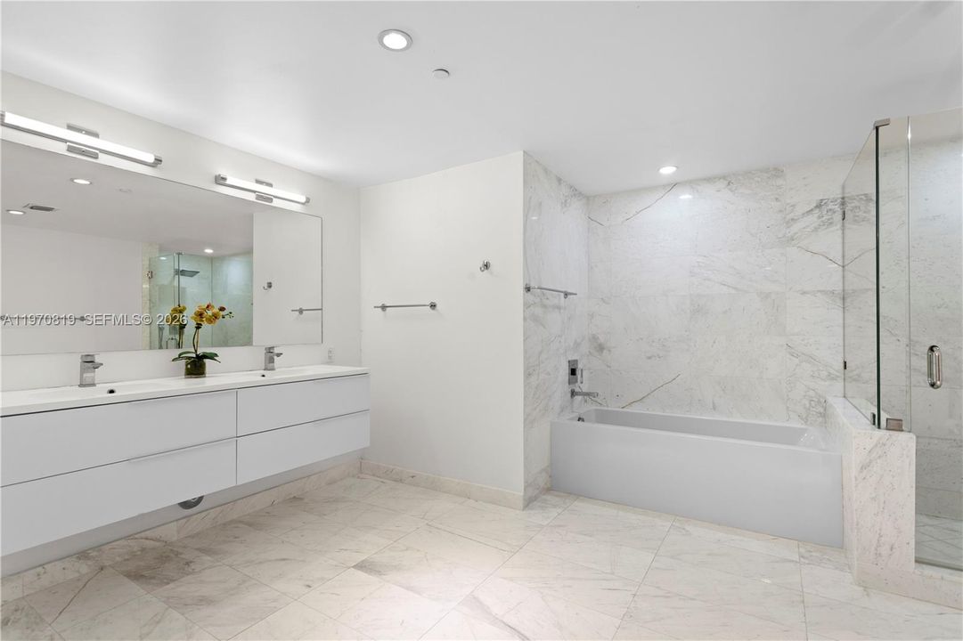 En Venta: $1,880,000 (3 camas, 3 baños, 1882 Pies cuadrados)
