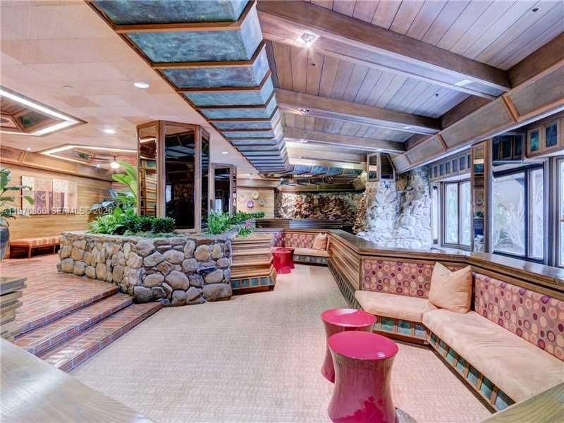 На продажу: $370,000 (1 спален, 1 ванн, 1200 Квадратных фут)