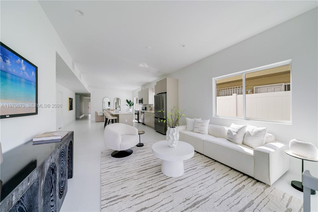 For Sale: $999,990 (5 beds, 3 baths, 1955 Square Feet)