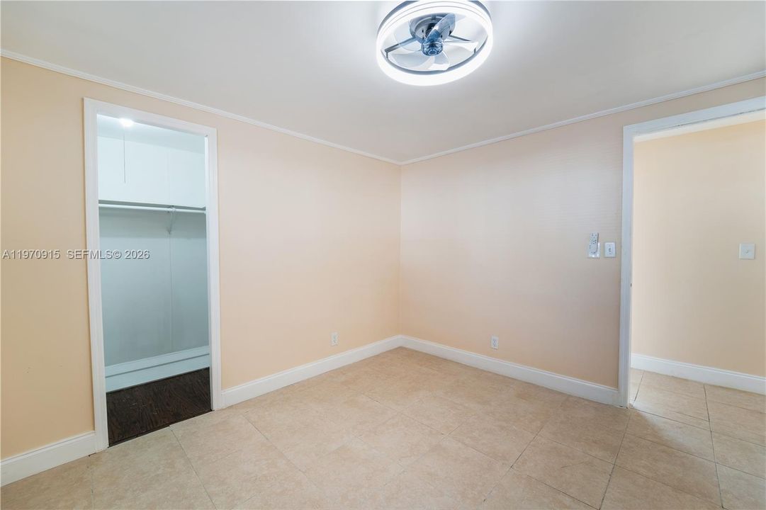 En Venta: $320,000 (3 camas, 2 baños, 1859 Pies cuadrados)