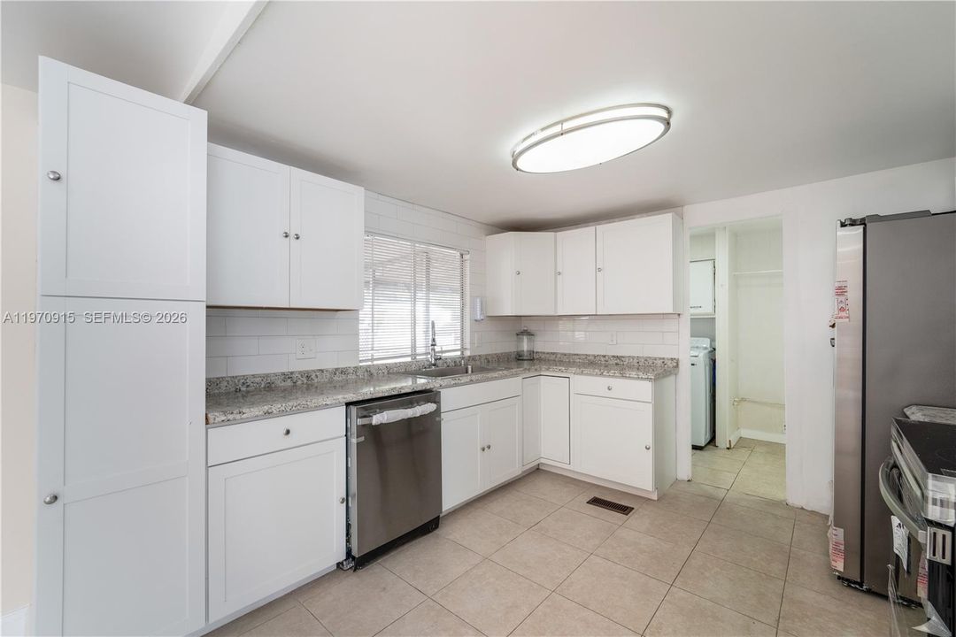 En Venta: $320,000 (3 camas, 2 baños, 1859 Pies cuadrados)