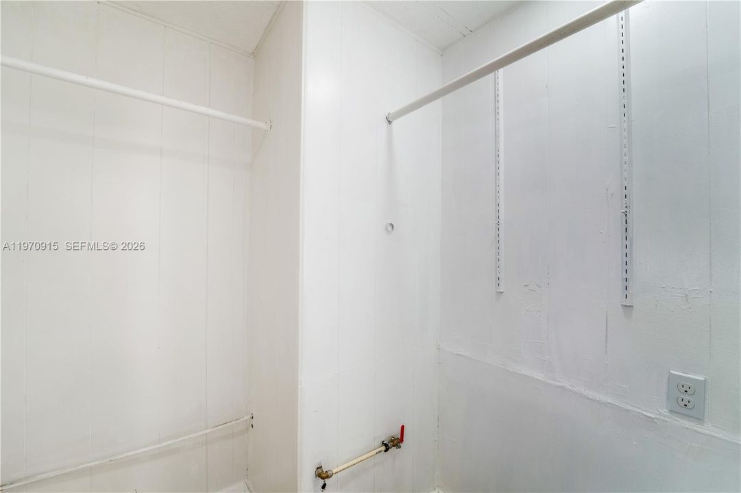 En Venta: $320,000 (3 camas, 2 baños, 1859 Pies cuadrados)