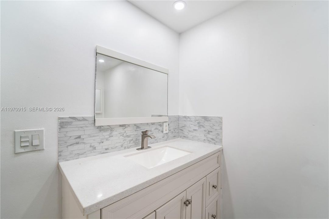 En Venta: $320,000 (3 camas, 2 baños, 1859 Pies cuadrados)