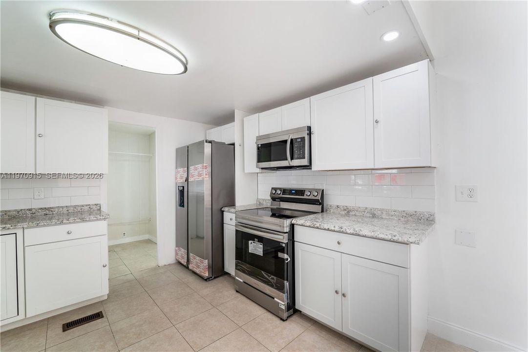 En Venta: $320,000 (3 camas, 2 baños, 1859 Pies cuadrados)