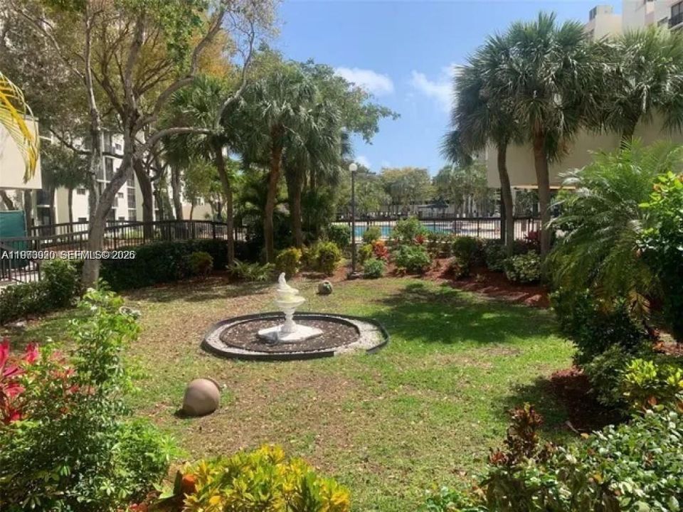 For Sale: $207,500 (1 beds, 1 baths, 767 Square Feet)