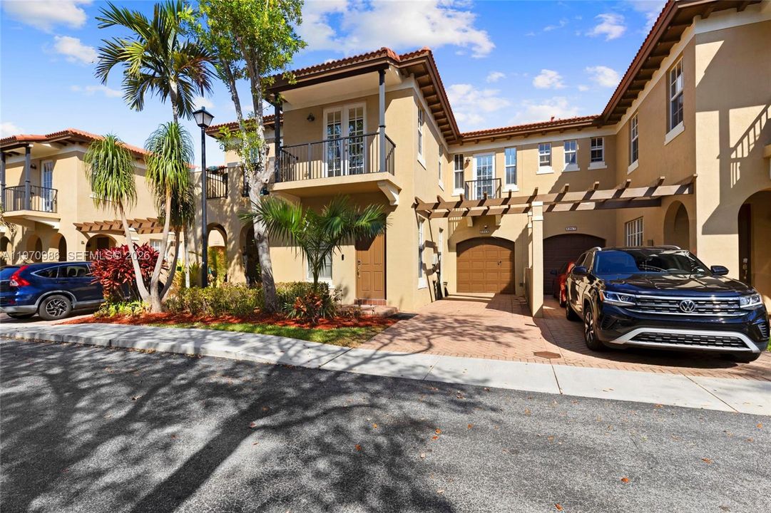 For Sale: $515,000 (3 beds, 3 baths, 2006 Square Feet)