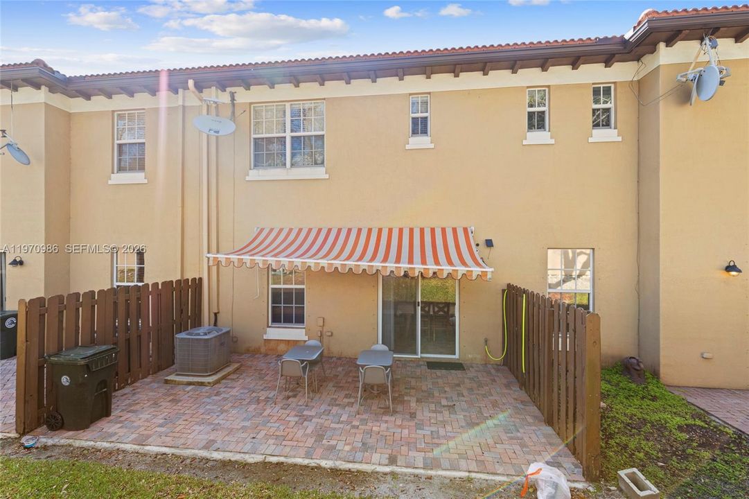For Sale: $515,000 (3 beds, 3 baths, 2006 Square Feet)