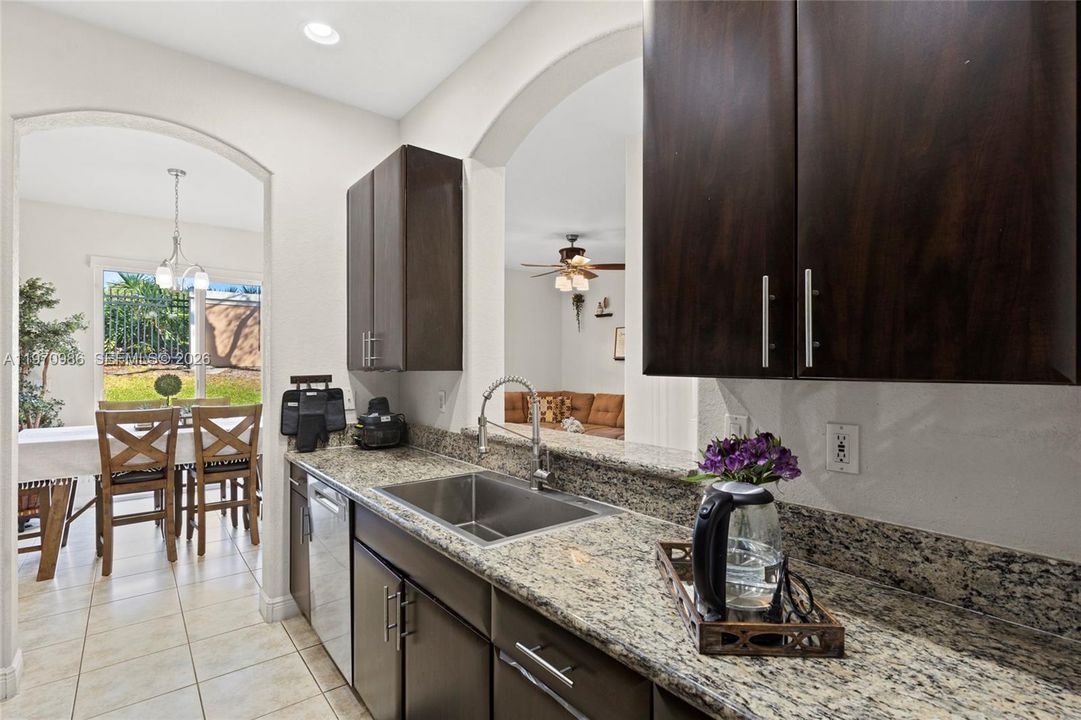 For Sale: $515,000 (3 beds, 3 baths, 2006 Square Feet)