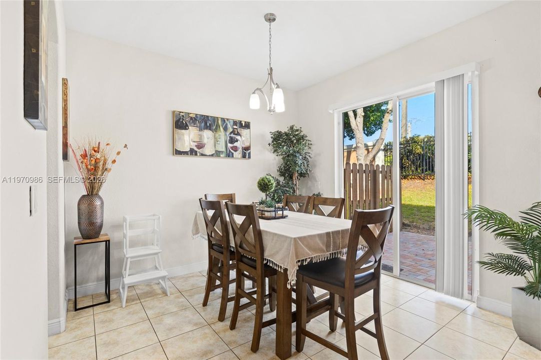 For Sale: $515,000 (3 beds, 3 baths, 2006 Square Feet)