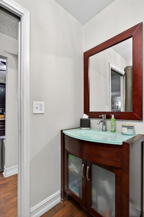 1/2 Bath