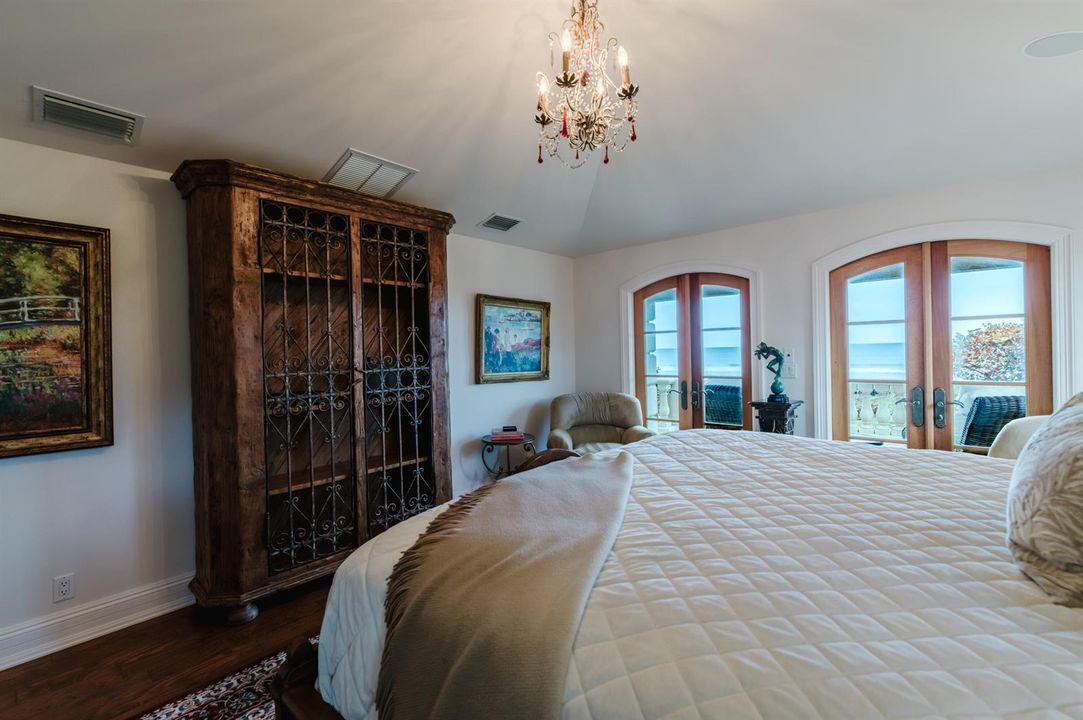 Upstairs Bedroom 2
