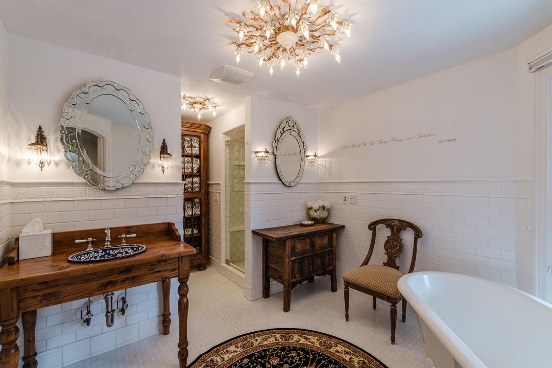 Upstairs Bath 2