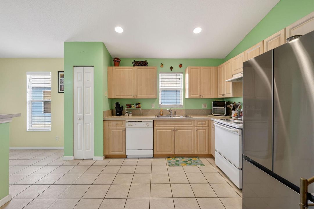 9042-03 Kitchen