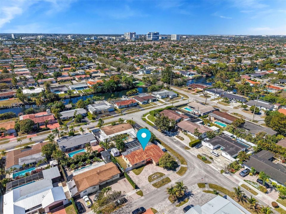 Recently Sold: $760,000 (4 beds, 2 baths, 2032 Square Feet)