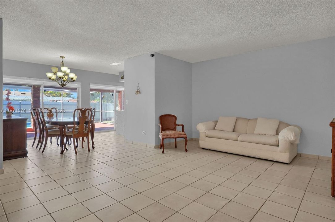 Recently Sold: $760,000 (4 beds, 2 baths, 2032 Square Feet)