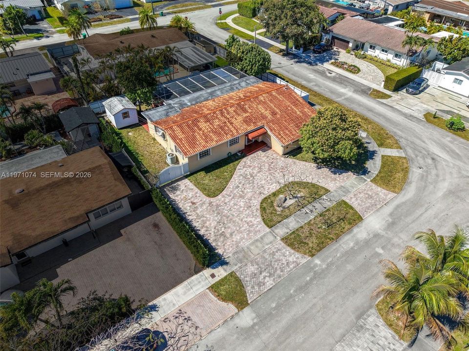 Recently Sold: $760,000 (4 beds, 2 baths, 2032 Square Feet)
