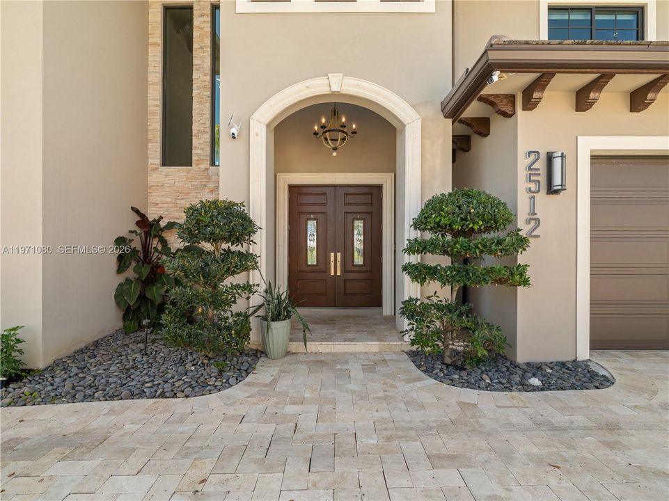 Vendido Recientemente: $2,975,000 (5 camas, 5 baños, 3534 Pies cuadrados)