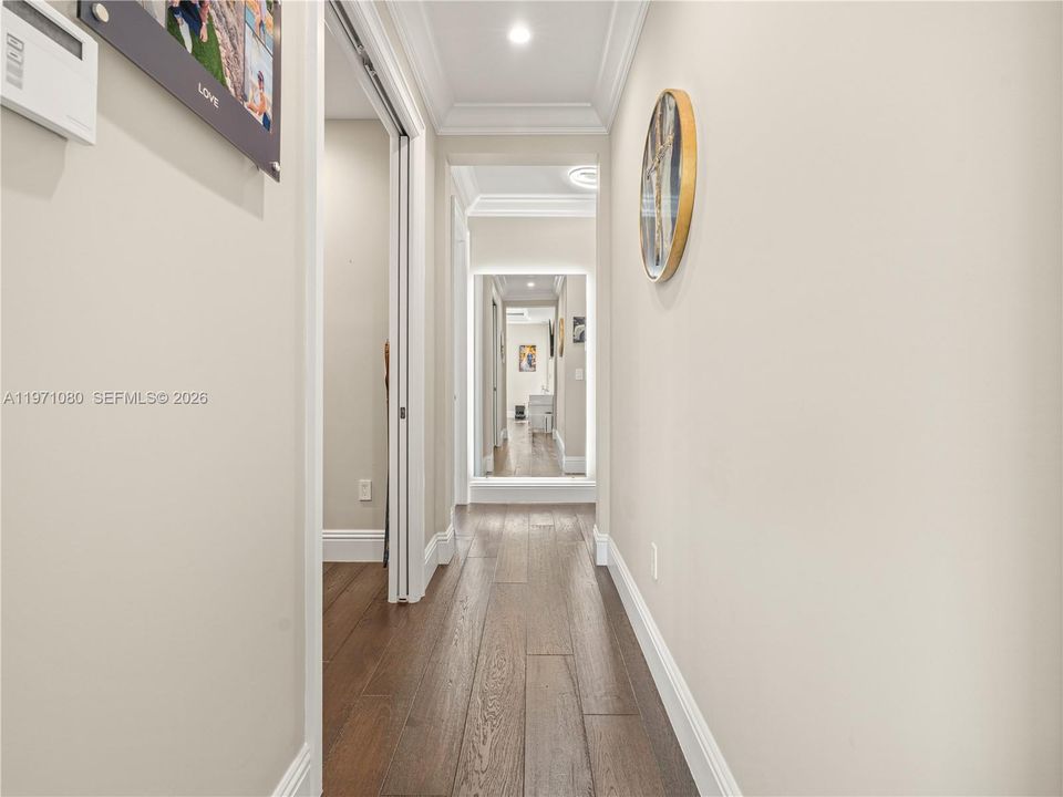 Vendido Recientemente: $2,975,000 (5 camas, 5 baños, 3534 Pies cuadrados)