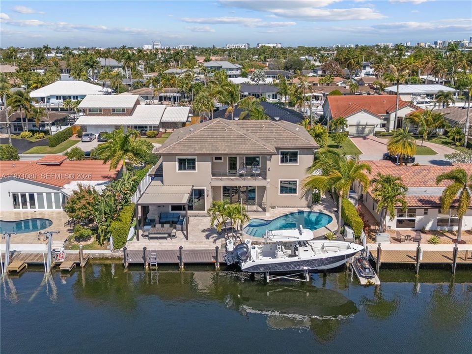 Vendido Recientemente: $2,975,000 (5 camas, 5 baños, 3534 Pies cuadrados)