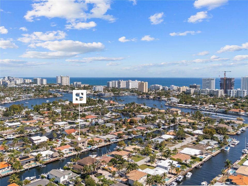 Vendido Recientemente: $2,975,000 (5 camas, 5 baños, 3534 Pies cuadrados)