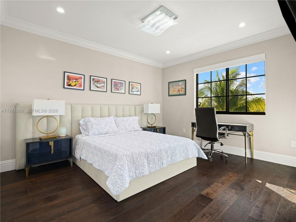 Vendido Recientemente: $2,975,000 (5 camas, 5 baños, 3534 Pies cuadrados)