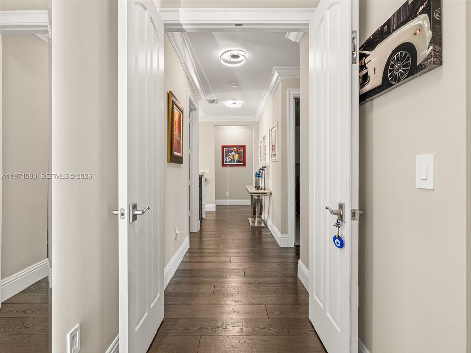 Vendido Recientemente: $2,975,000 (5 camas, 5 baños, 3534 Pies cuadrados)