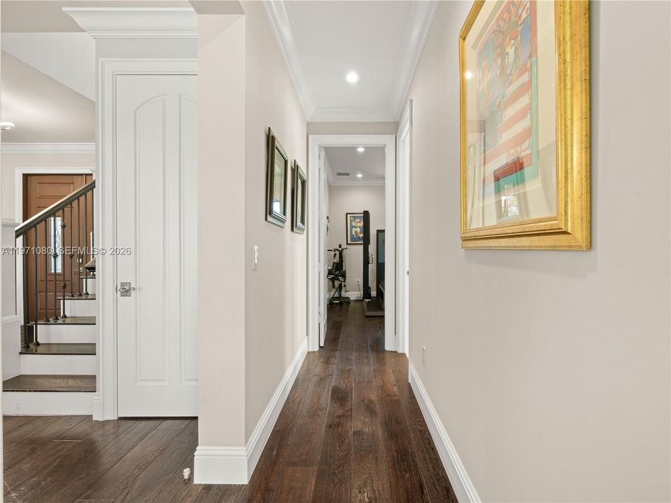 Vendido Recientemente: $2,975,000 (5 camas, 5 baños, 3534 Pies cuadrados)