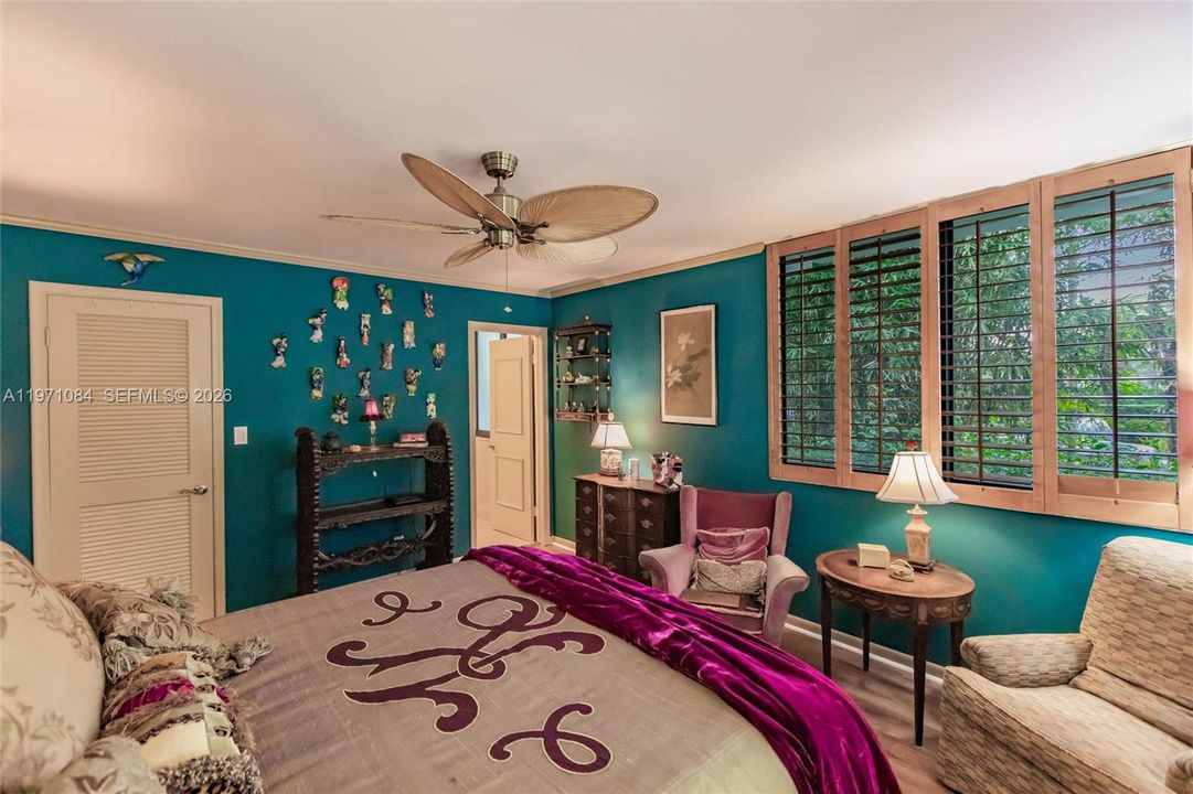 For Sale: $1,049,000 (2 beds, 2 baths, 1264 Square Feet)