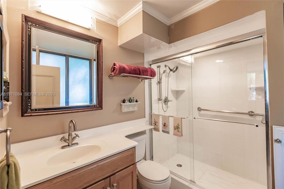 For Sale: $1,049,000 (2 beds, 2 baths, 1264 Square Feet)