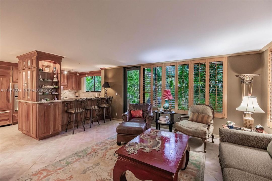 For Sale: $1,049,000 (2 beds, 2 baths, 1264 Square Feet)