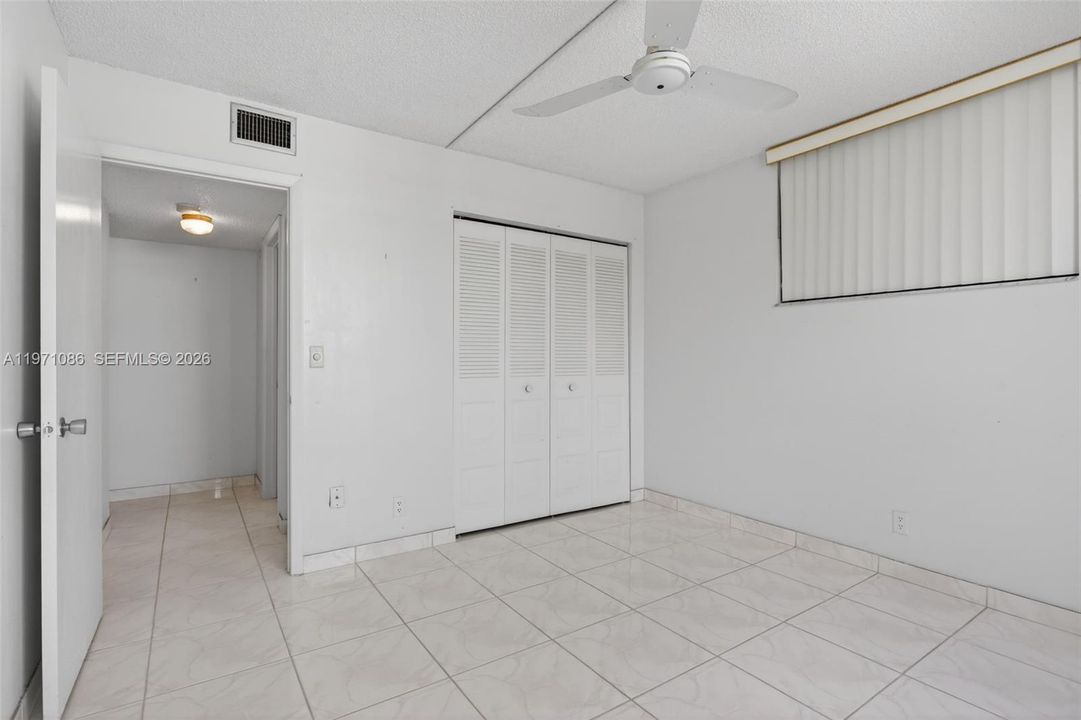 На продажу: $100,000 (2 спален, 2 ванн, 1000 Квадратных фут)