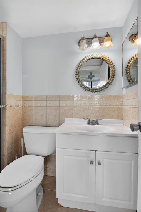 На продажу: $100,000 (2 спален, 2 ванн, 1000 Квадратных фут)