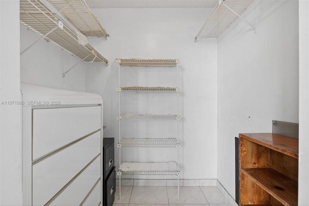 На продажу: $100,000 (2 спален, 2 ванн, 1000 Квадратных фут)