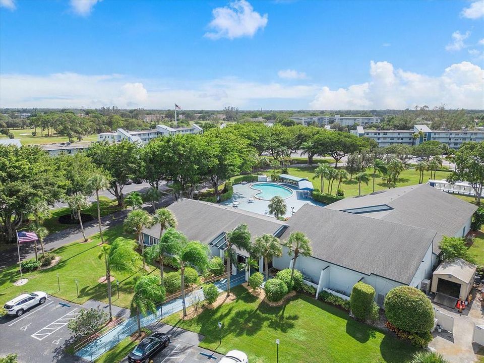 7610 Pool View take out the cars in the