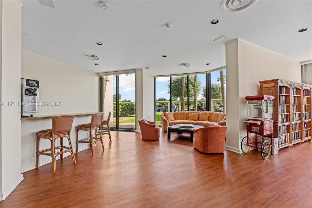 На продажу: $517,500 (2 спален, 2 ванн, 1557 Квадратных фут)