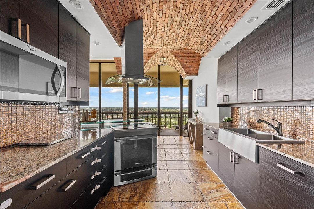 На продажу: $517,500 (2 спален, 2 ванн, 1557 Квадратных фут)