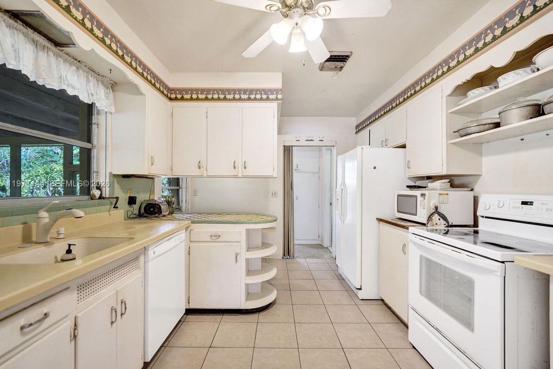 Activo con contrato: $685,000 (2 camas, 2 baños, 1466 Pies cuadrados)