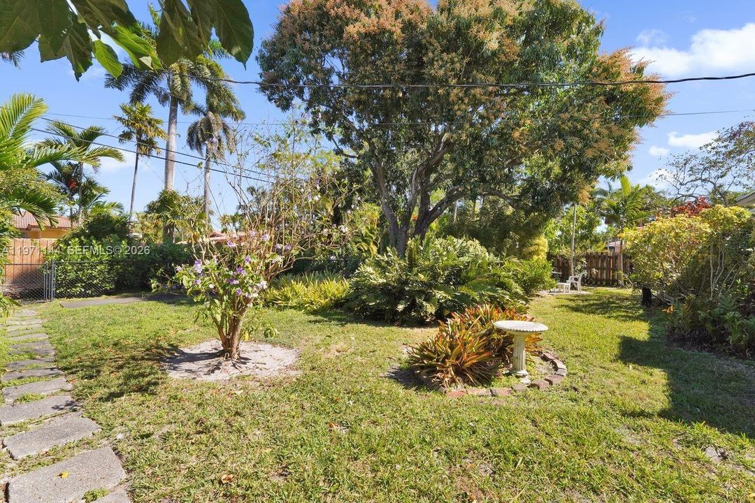 Activo con contrato: $685,000 (2 camas, 2 baños, 1466 Pies cuadrados)
