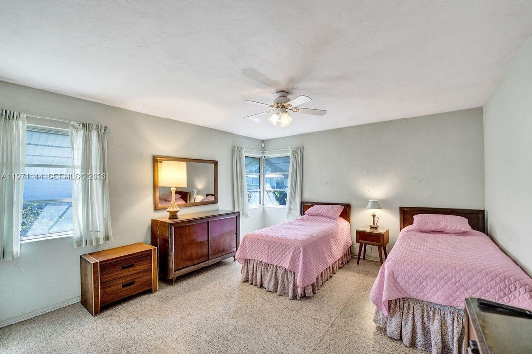 Activo con contrato: $685,000 (2 camas, 2 baños, 1466 Pies cuadrados)